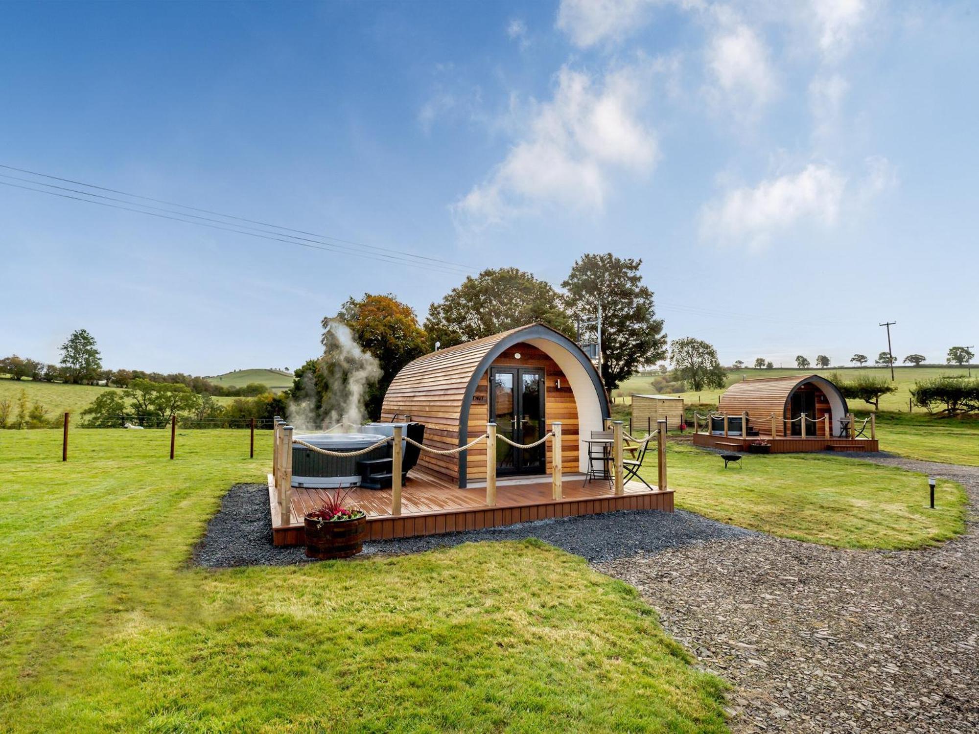 Chestnut-Uk36261 Villa Llanfair Caereinion Bagian luar foto